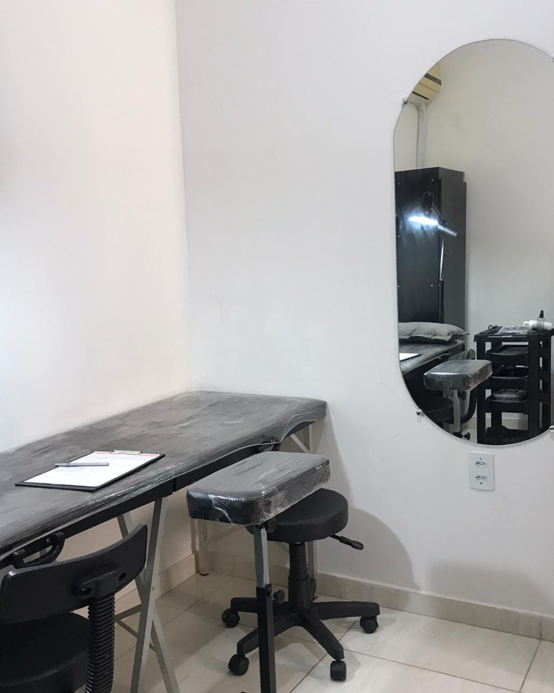 tatuagem masculina, tatuagem masculino, tatuagem, realismo, tattoo, piercing, foto de tatuagens masculinas, charles ttt, preto e cinza, blackwork, tatuagem no braço masculino - 25