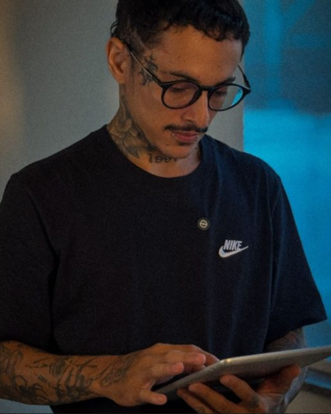 tatuagem masculina, tatuagem masculino, tatuagem, realismo, tattoo, piercing, foto de tatuagens masculinas, charles ttt, preto e cinza, blackwork, tatuagem no braço masculino - 27